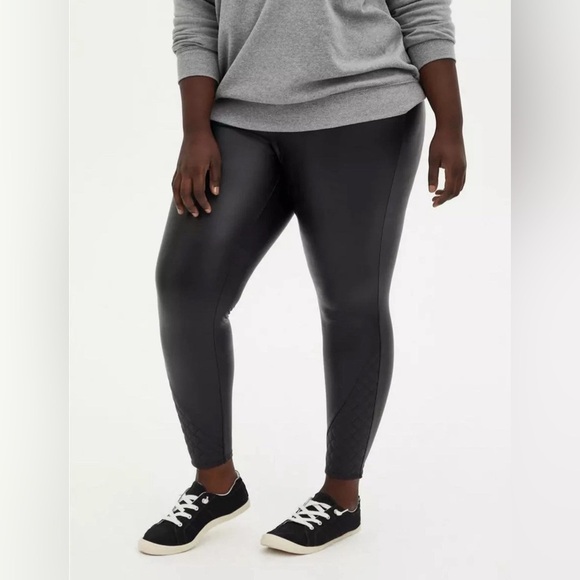 TORRID PLATINUM PREMIUM BLACK FAUX LEATHER QUILTED LEGGINGS SIZE 3 38x26 - Picture 7 of 7